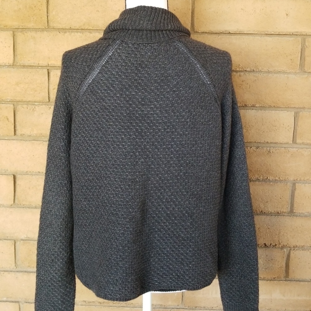 Banana Republic Chunky Knit Sweater - Picture 5 of 7